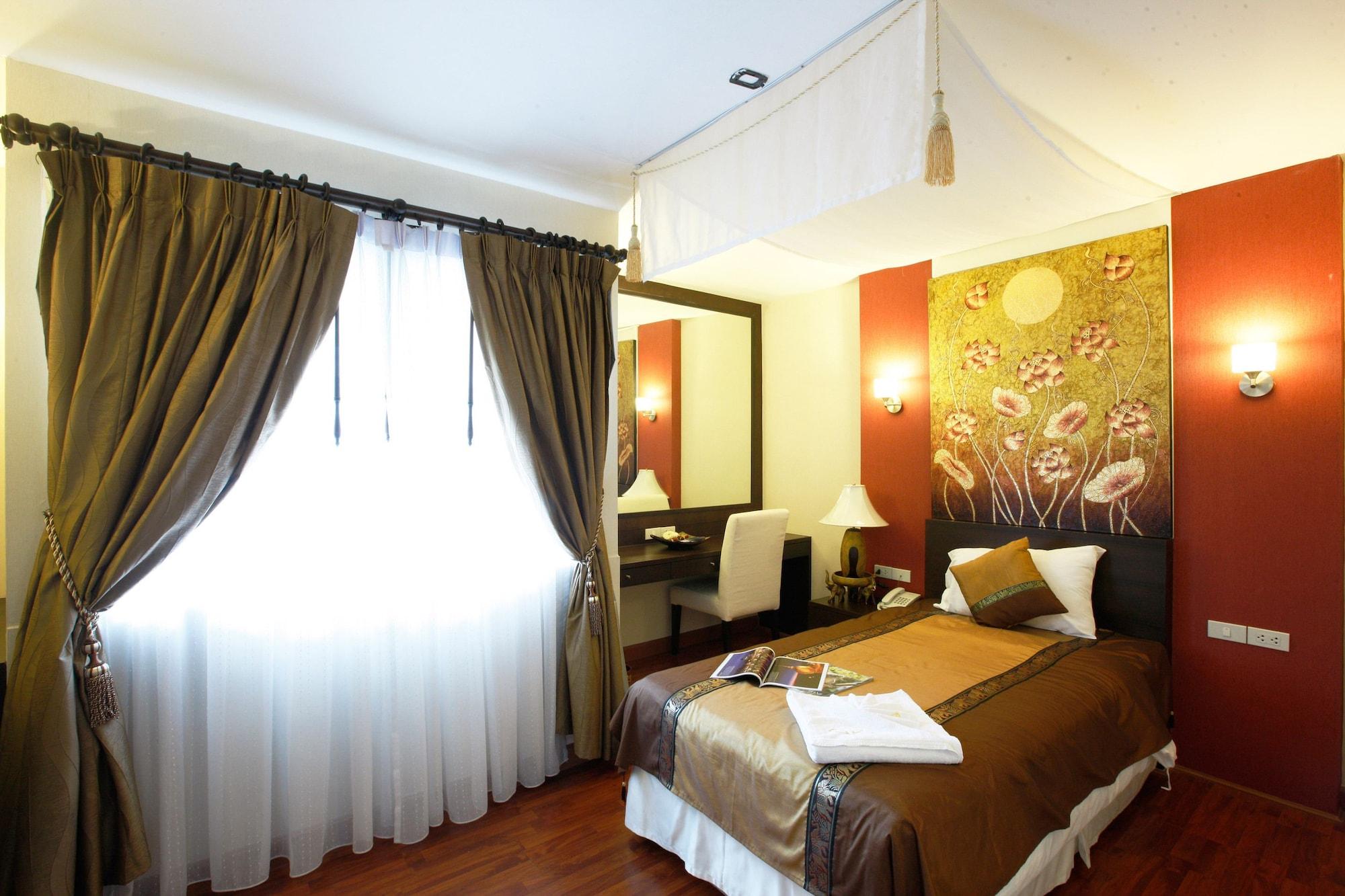 Mirth Sathorn Hotel Бангкок Экстерьер фото