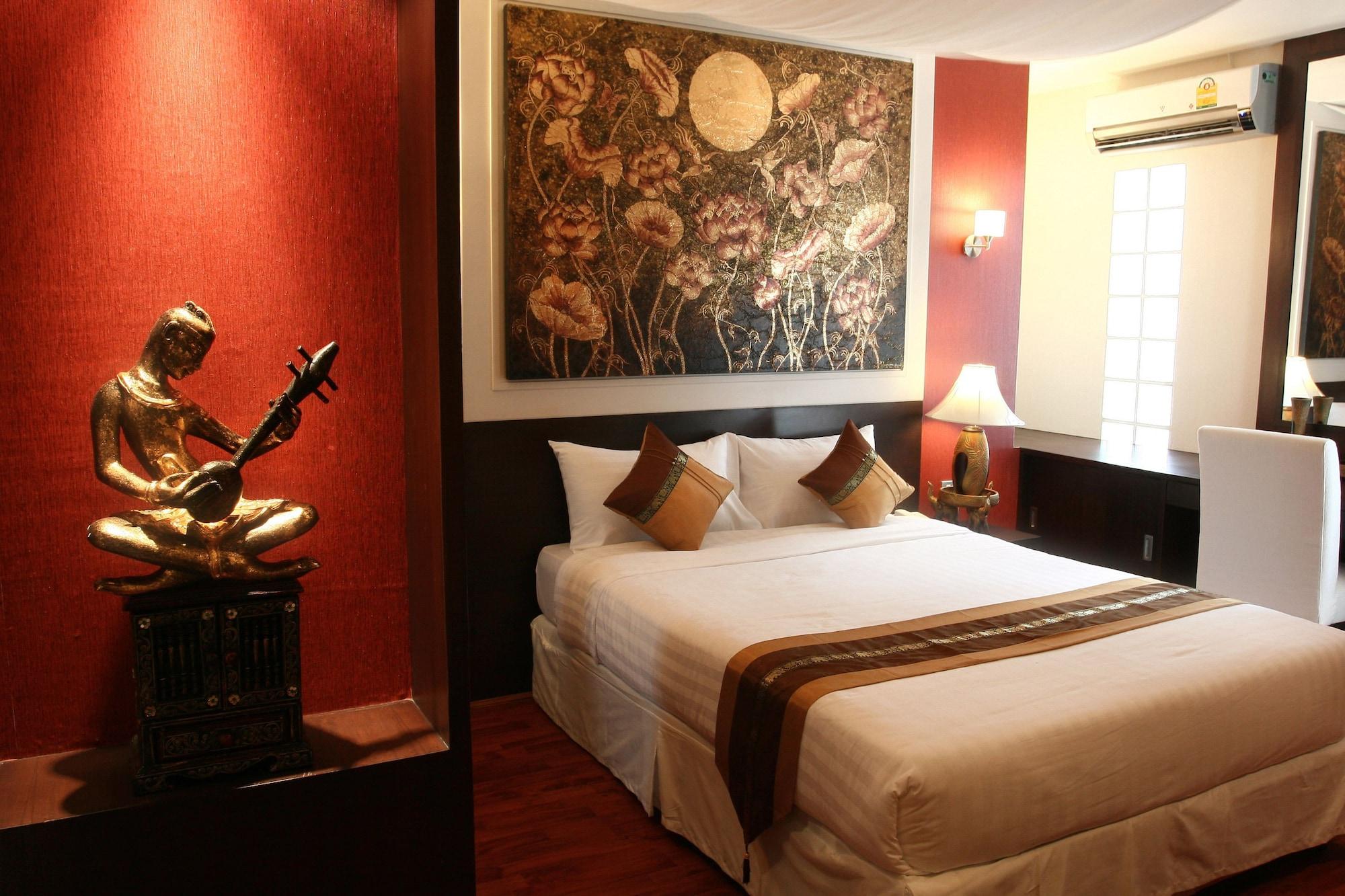 Mirth Sathorn Hotel Бангкок Экстерьер фото