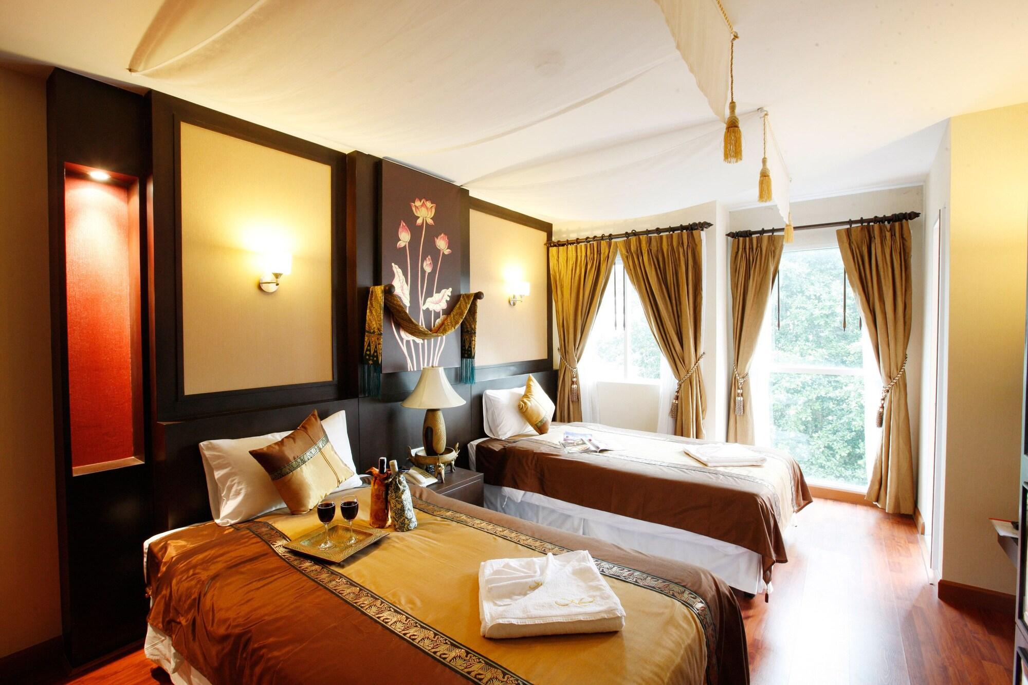 Mirth Sathorn Hotel Бангкок Экстерьер фото