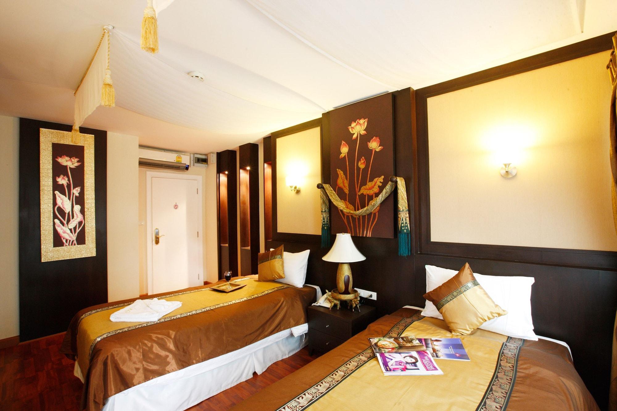 Mirth Sathorn Hotel Бангкок Экстерьер фото