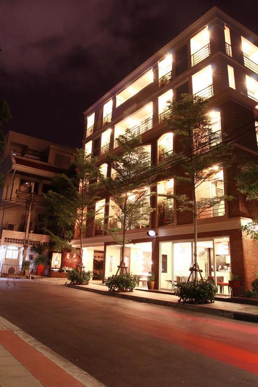 Mirth Sathorn Hotel Бангкок Экстерьер фото
