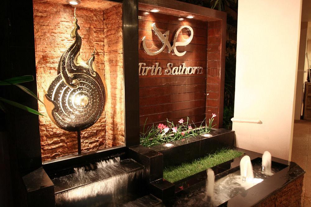 Mirth Sathorn Hotel Бангкок Экстерьер фото