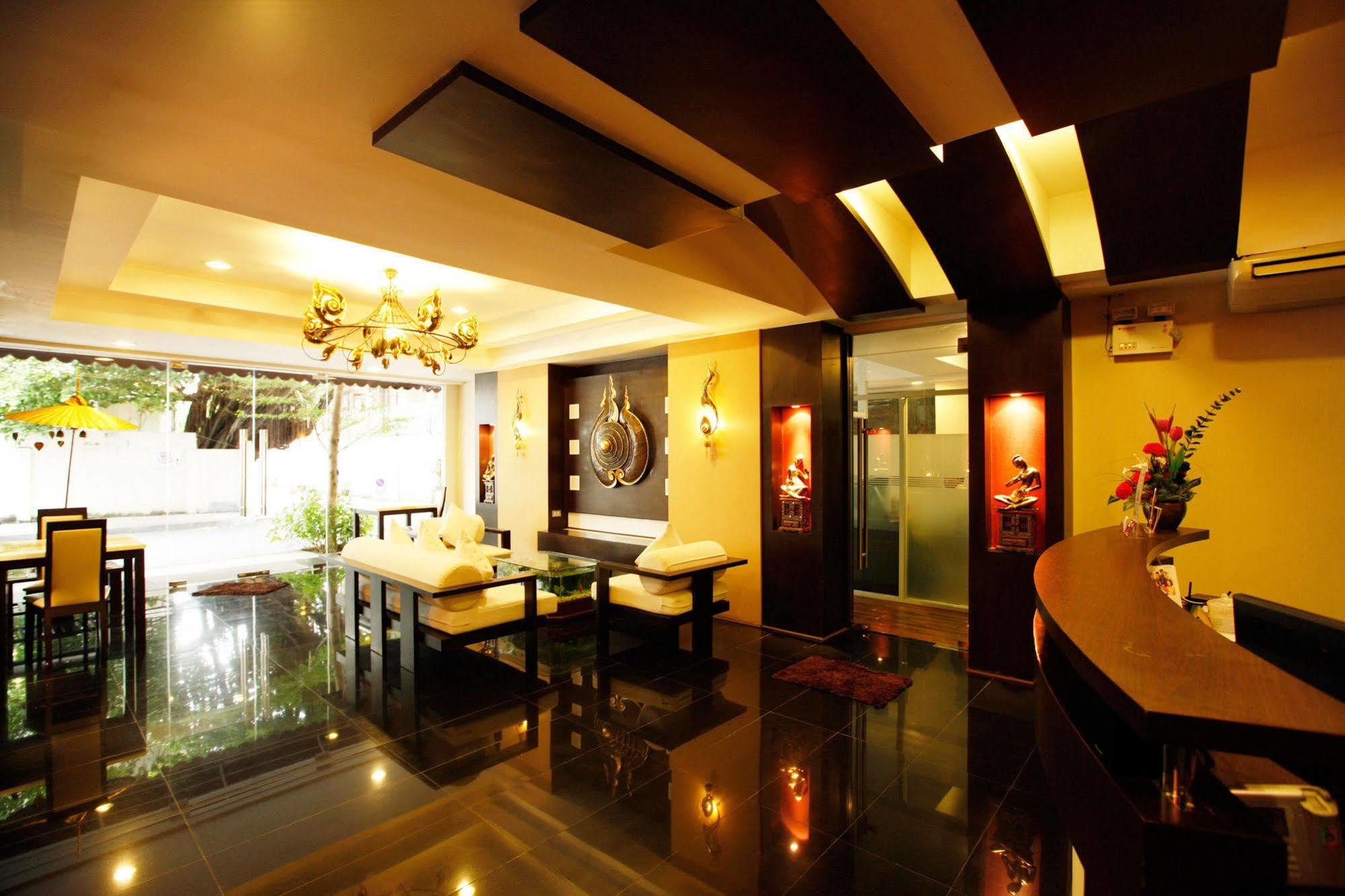 Mirth Sathorn Hotel Бангкок Экстерьер фото