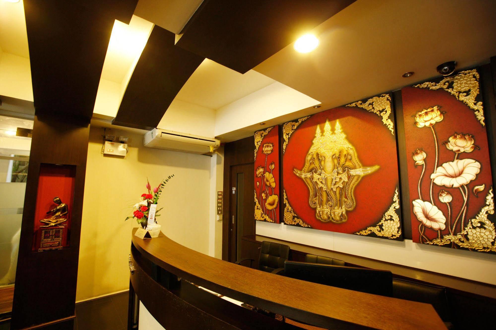 Mirth Sathorn Hotel Бангкок Экстерьер фото
