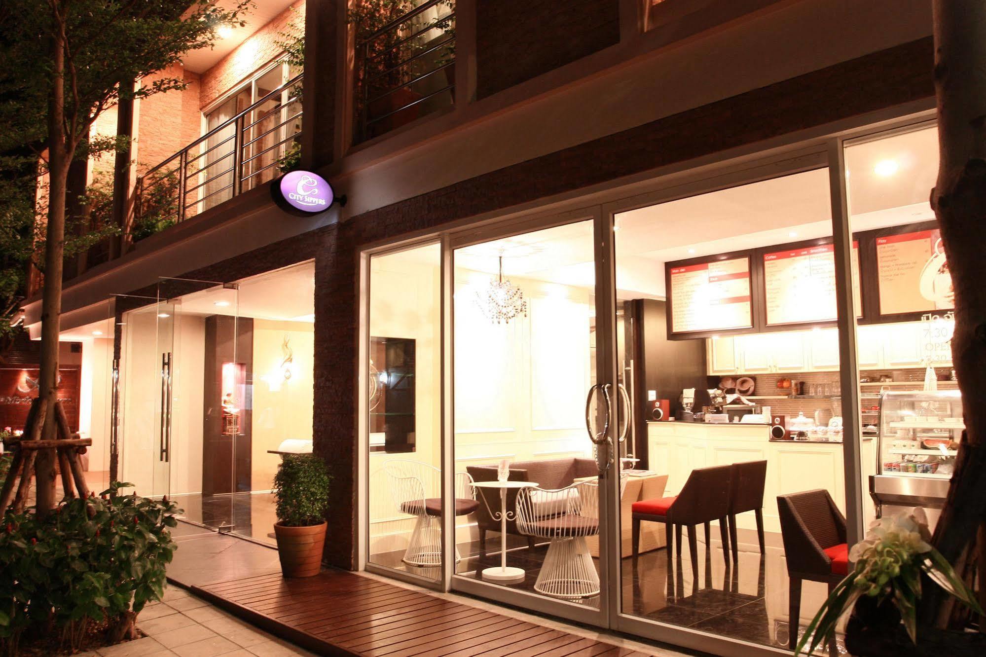 Mirth Sathorn Hotel Бангкок Экстерьер фото